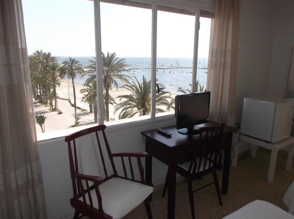 Hotel Lido Santiago De La Ribera Oda fotoğraf
